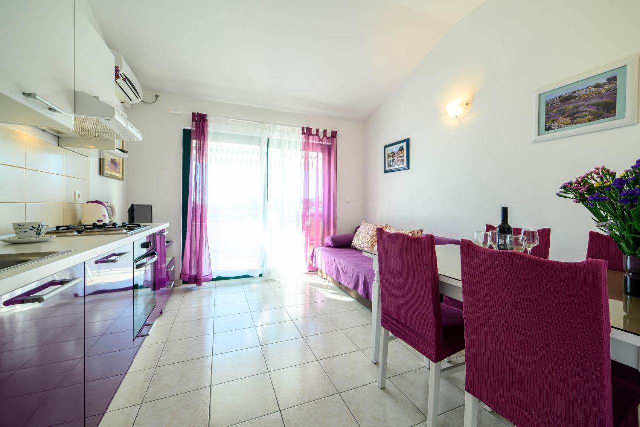 Apartments Vala Zaboric - With Boat Mooring Екстериор снимка