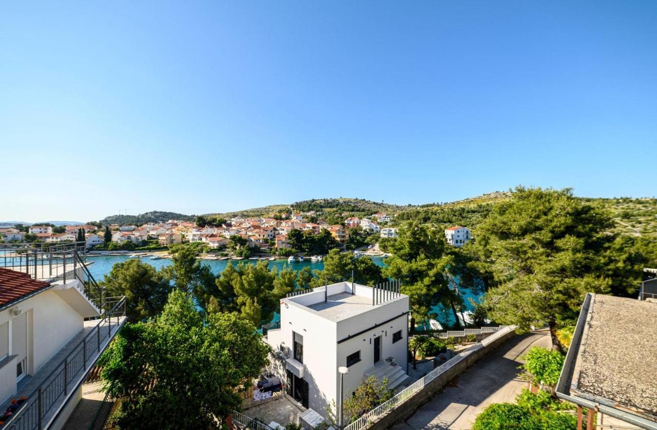 Apartments Vala Zaboric - With Boat Mooring Екстериор снимка