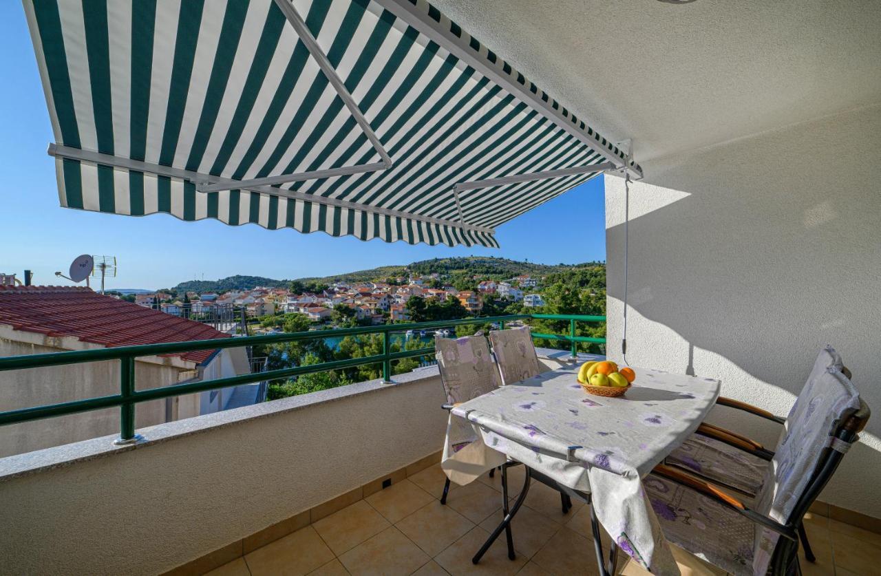 Apartments Vala Zaboric - With Boat Mooring Екстериор снимка