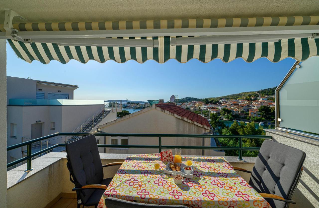Apartments Vala Zaboric - With Boat Mooring Екстериор снимка