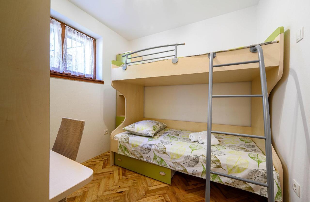 Apartments Vala Zaboric - With Boat Mooring Екстериор снимка