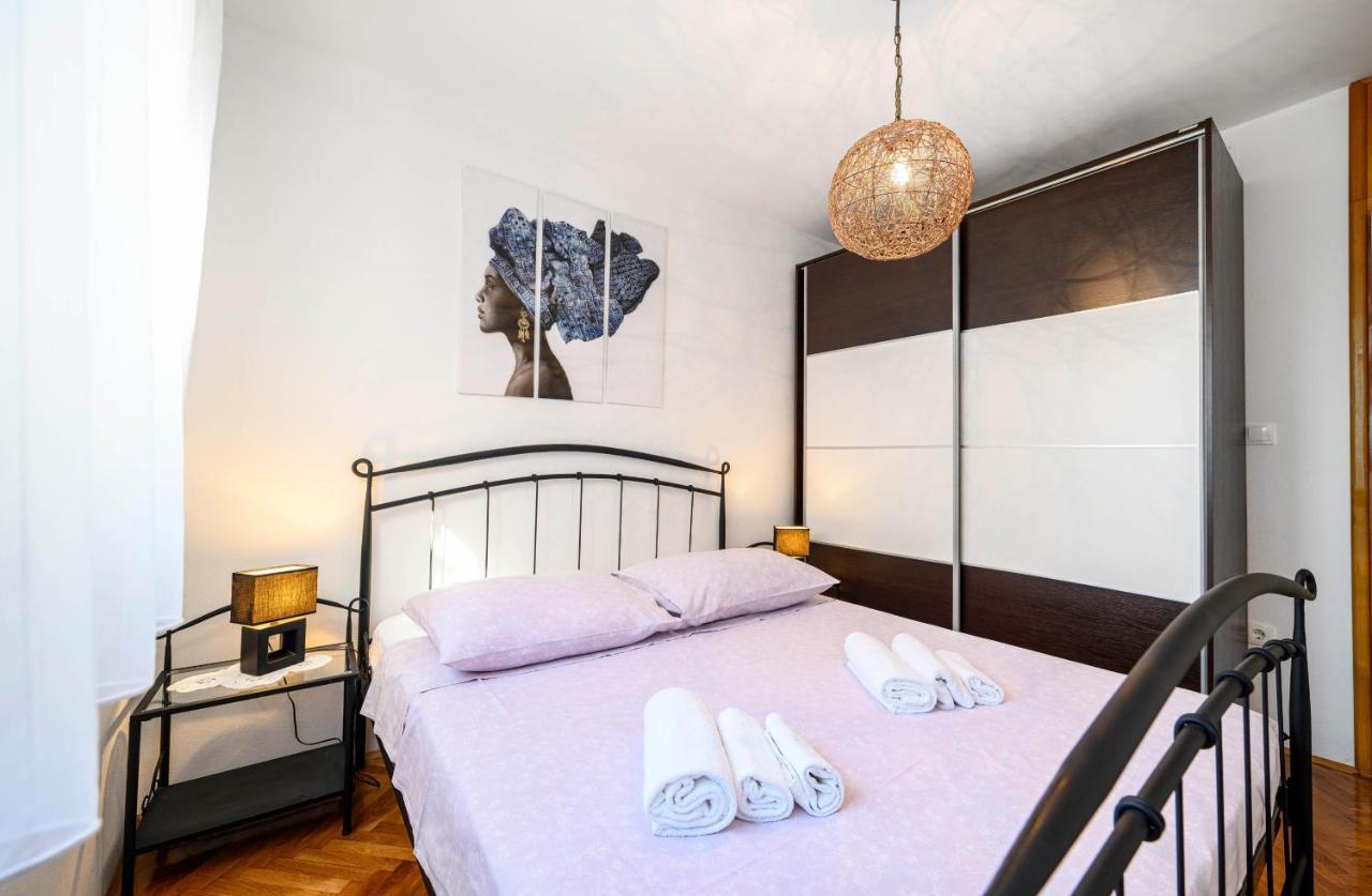 Apartments Vala Zaboric - With Boat Mooring Екстериор снимка