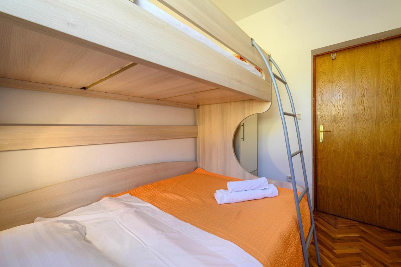 Apartments Vala Zaboric - With Boat Mooring Екстериор снимка
