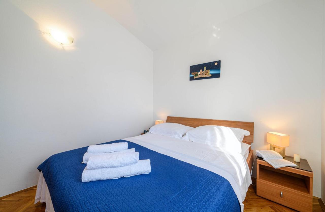 Apartments Vala Zaboric - With Boat Mooring Екстериор снимка