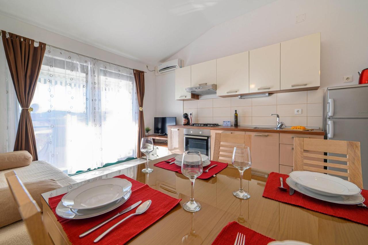 Apartments Vala Zaboric - With Boat Mooring Екстериор снимка