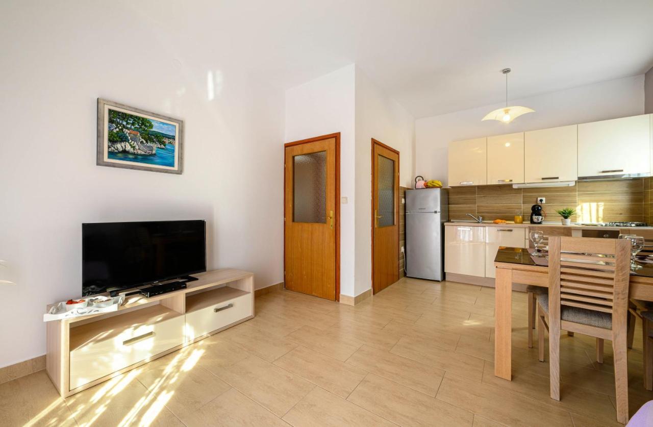 Apartments Vala Zaboric - With Boat Mooring Екстериор снимка