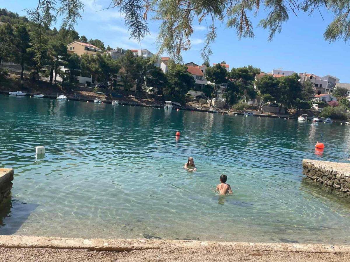 Apartments Vala Zaboric - With Boat Mooring Екстериор снимка